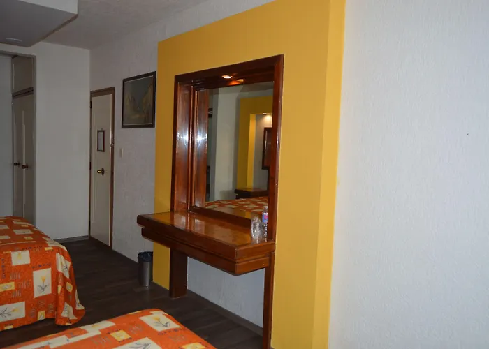 Hotel Mina 3*