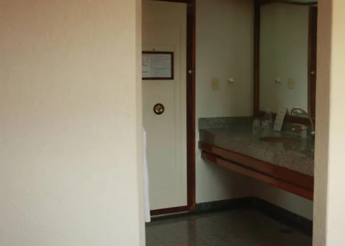 Hotel Mina 3*