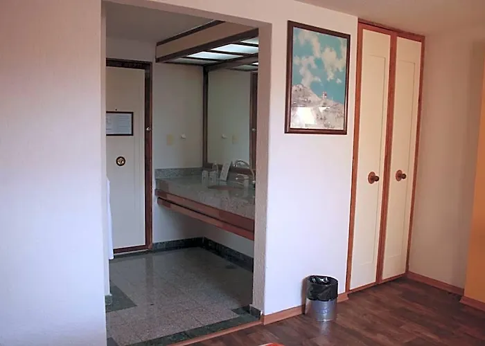 Mina Hotel