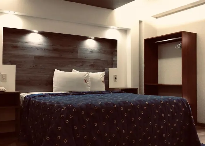 Hotel Mina 3*